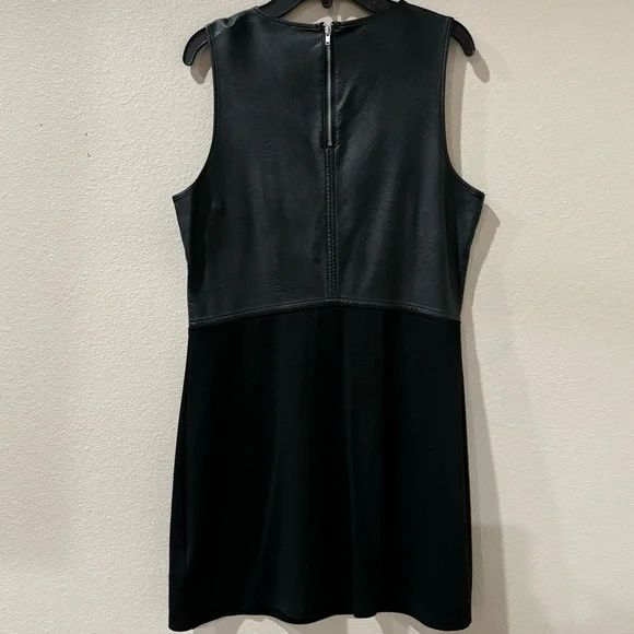 🎉Little Black Sleeveless Dress Faux Leather Top & Exposed Back Zip Sz 10 BNWT - Picture 8 of 9